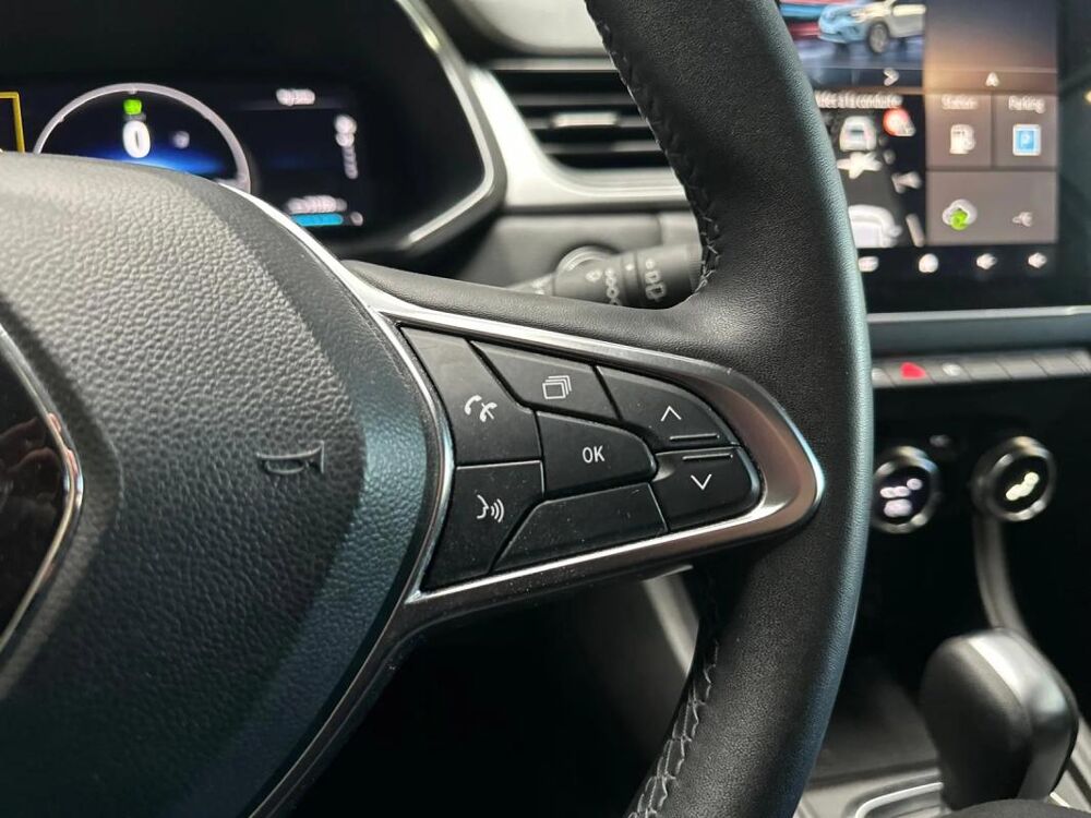 Captur II E-TECH HYBRIDE FAST TRACK - R&eacute;gulateur/limiteur CLIM Auto 2023 occasion 73000 Chambery