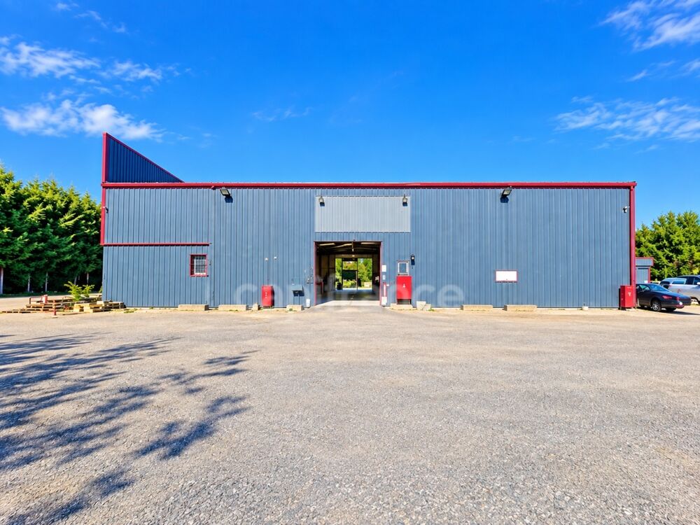   RARE À AUBAGNE : 500 M² DE LOCAUX AVEC PRÈS DE 2 900 M² DE TERRAIN 