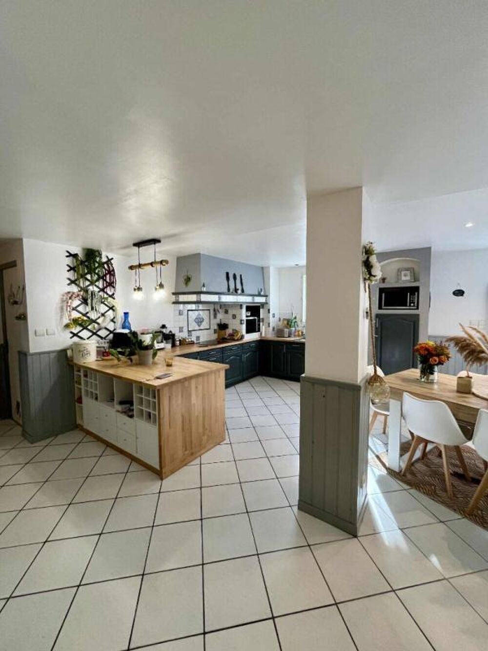 Maison Château L'Evêque 130 m2 avec garage et jardin