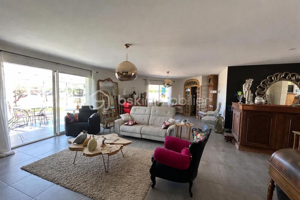 Maison 163m2 sur parcelle de 12498m2 construite en 2005