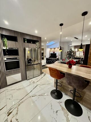 Duplex/triplex à vendre 6 pièces 121 m²