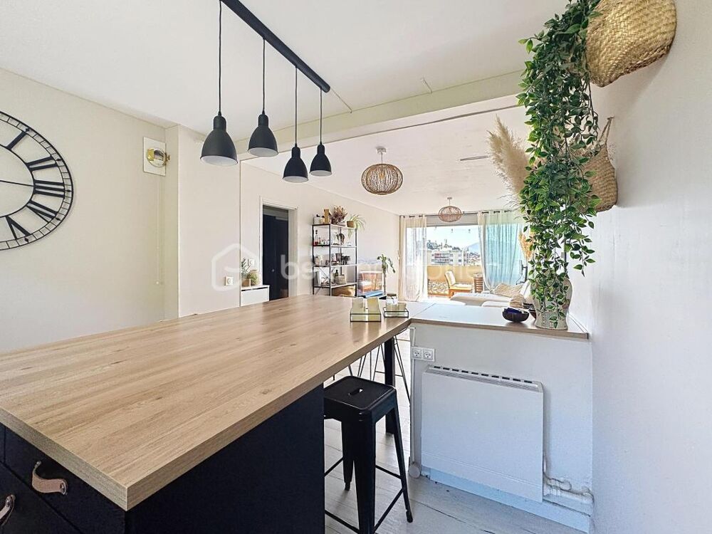 EXCLUSIVITÉ  LA GARDE CENTRE-VILLE  T3 TRAVERSANT 70 m²  7? ET DERNIER ÉTAGE