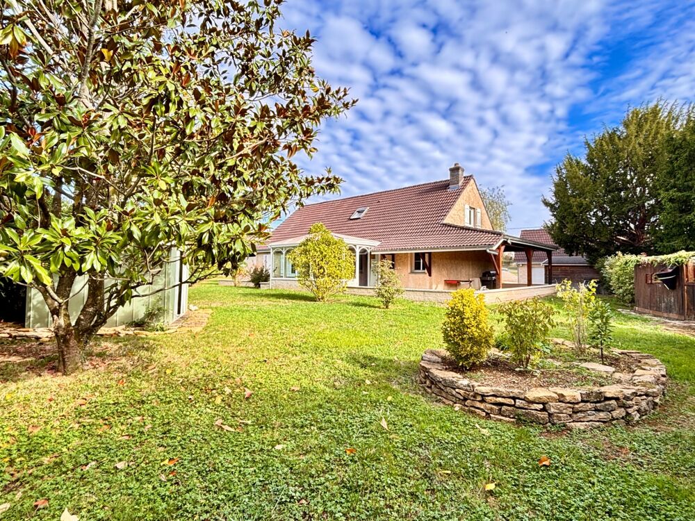 Vente Maison Maison 7 pièces, 5 Chambres, Terrain de 2000 m², Double Garage, SAINT DESERT (71390) Saint desert