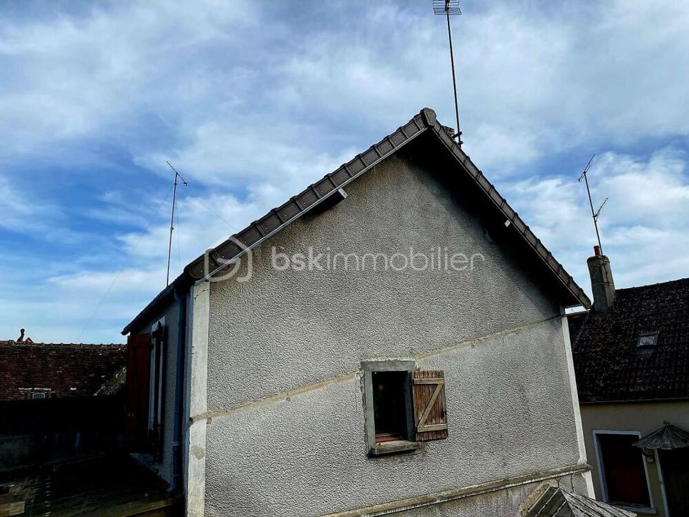 À SAISIR  Maison au calme avec fort potentiel à seulement 6 km de Clamecy 58500 !