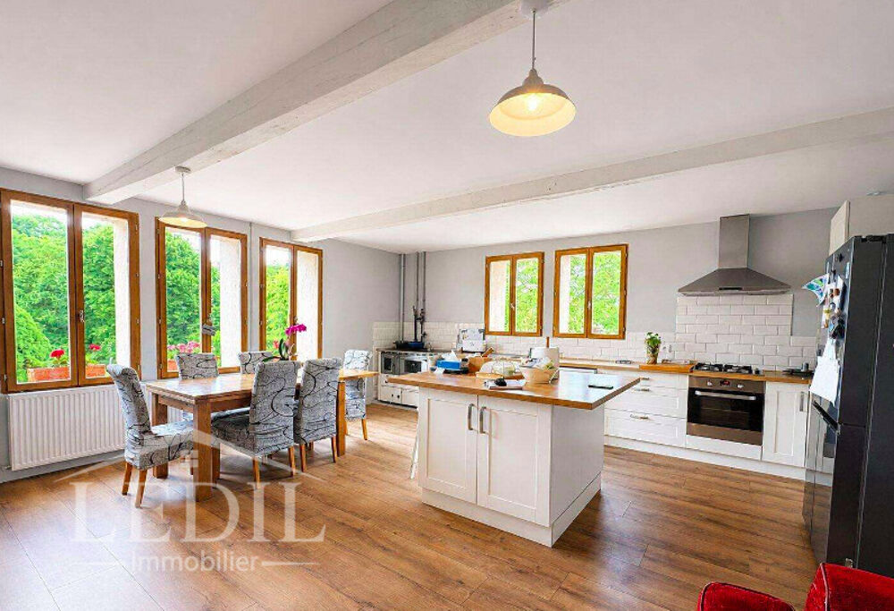 Vente Propriété/Château Propriété sans aucun voisin avec maison, gite, piscine et hangar Lauzun