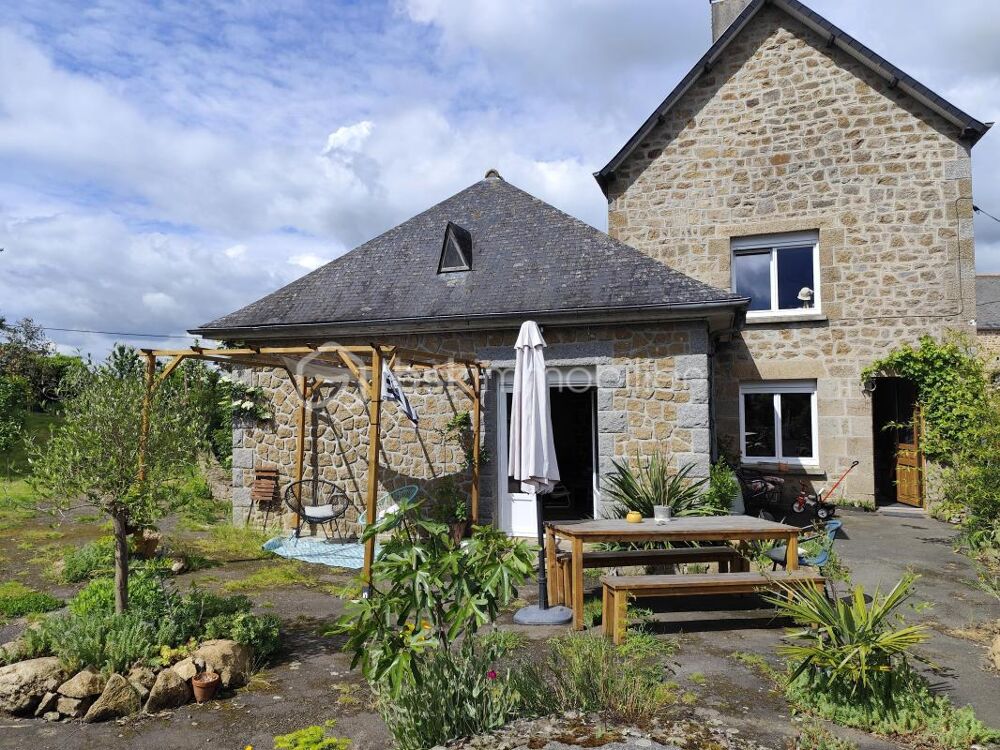 Spacieuse maison de hameau de 107 m2 avec grand terrain et beau potentiel