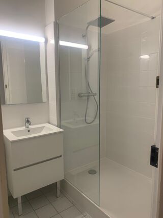  Appartement � louer 2 pi�ces 55 m� Lyon 07