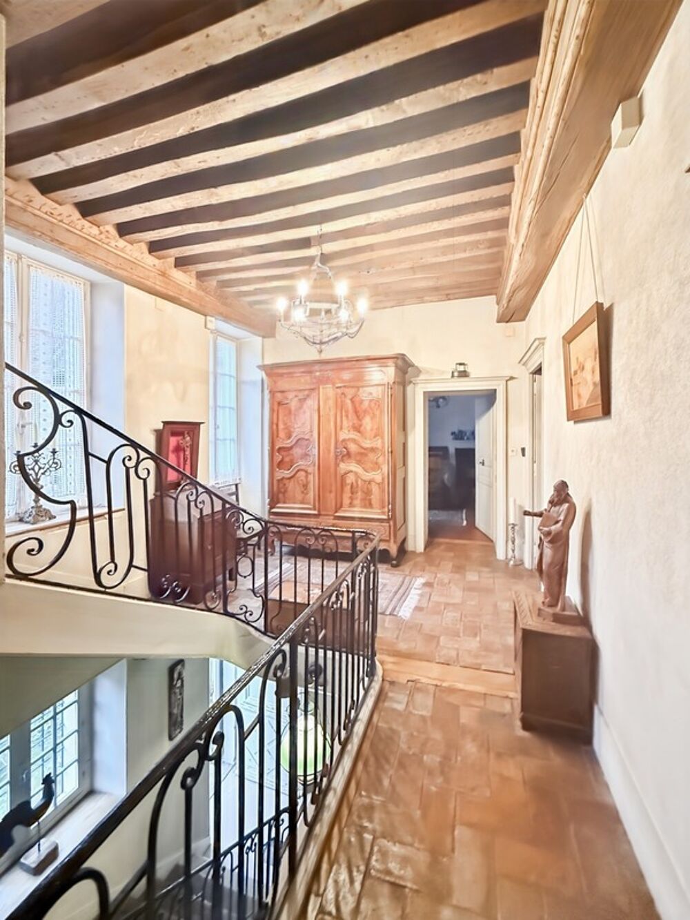 Propriete en pierres de 252 m2, avec dépendances, à COUCHES avec 1186 m2 de terrain