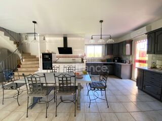  Propri�t�/ch�teau � vendre 10 pi�ces 240 m�