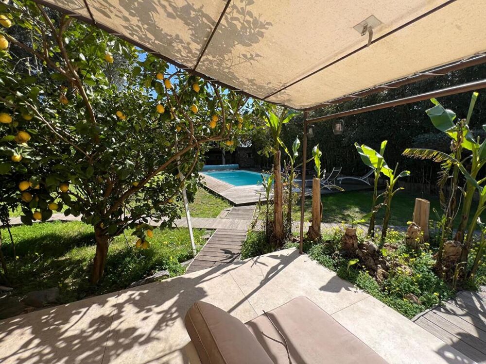 Vente Maison UNE EXCEPTION EN PLEIN C?UR DE VILLE - Maison de caractère de 190m² avec piscine et jardin de 600m²cciana 6 pièce(s) 190 m2 Lucciana