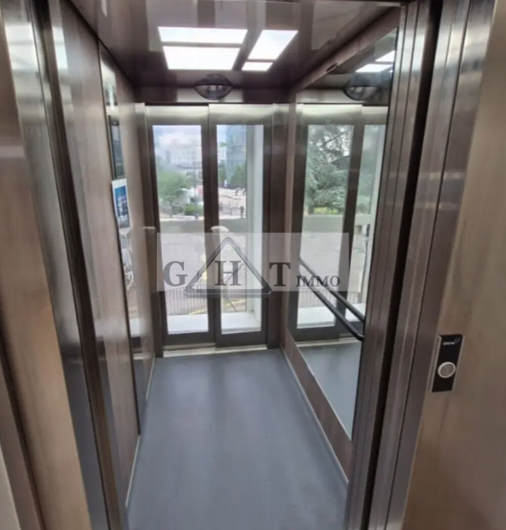   BUREAUX DE 108 M2 À LOUER SUR MONTREUIL ! Montreuil