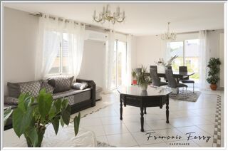  Maison � vendre 8 pi�ces 205 m�