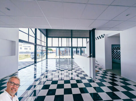   PORT LEUCATE - MURS COMMERCIAUX LIBRES  149 m² toutes activités 