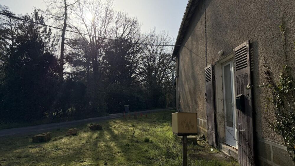 Vente Maison Charmante maison de village au sein d'un domaine avec chatea Saint secondin