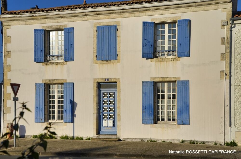 Maison à vendre SURGERES même (17) 160 m² habitable-terrain de 712 m²