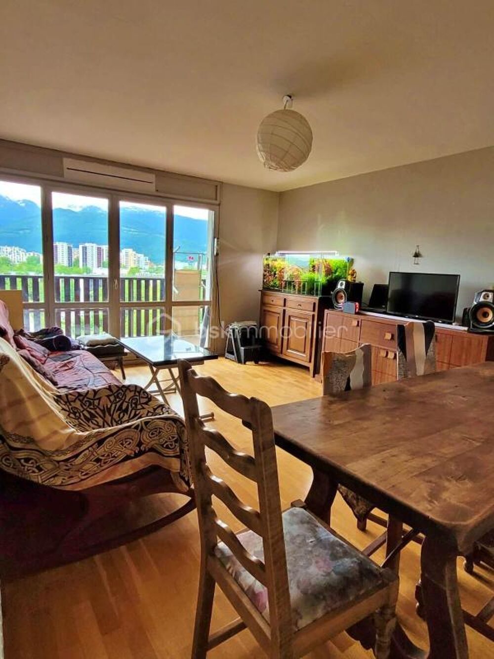 Grand T5 sur la commune de Grenoble avec balcon