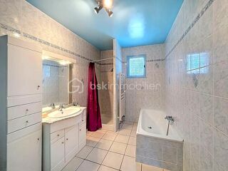  Maison  vendre 9 pices 214 m