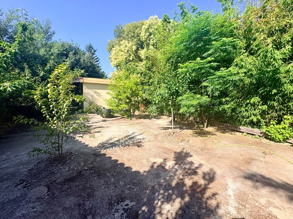 Vente Maison Charmante maisonnette de 35 m² et T3 de 70m2 avec jardin arboré de 650 m² – Fréjus Frejus