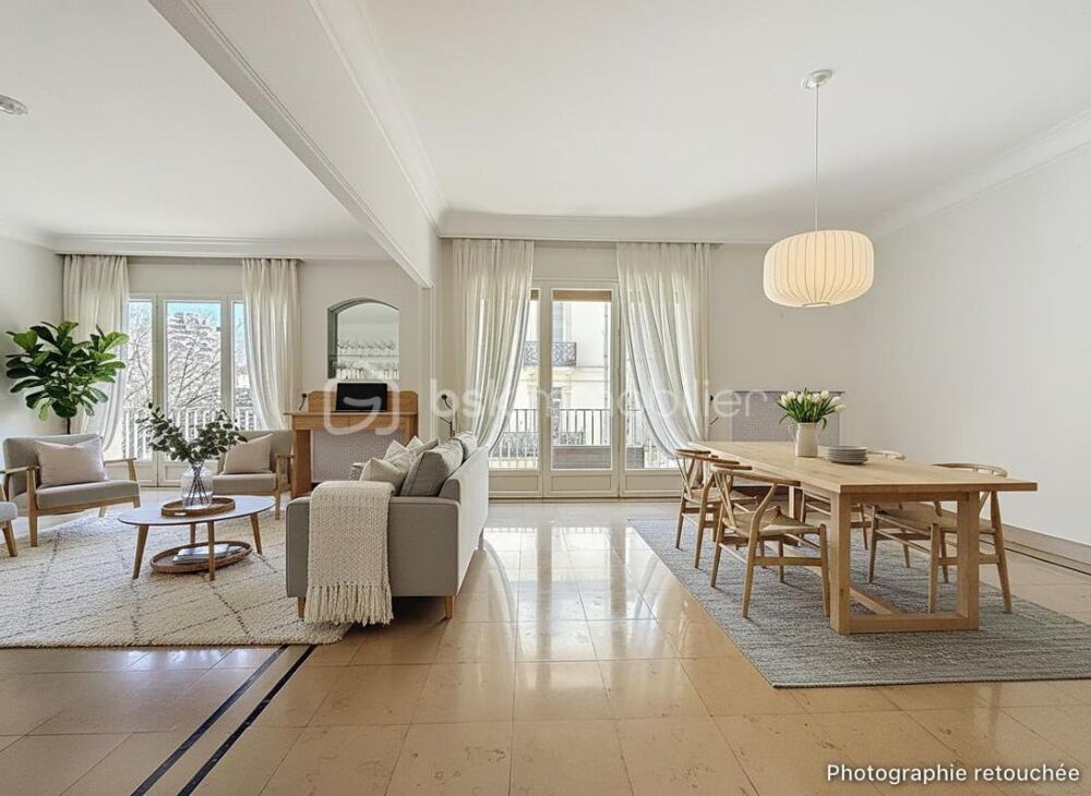 APPARTEMENT 6 PIÈCES DE 190 m2, CAVE, PARKING ET TOIT TERRASSE