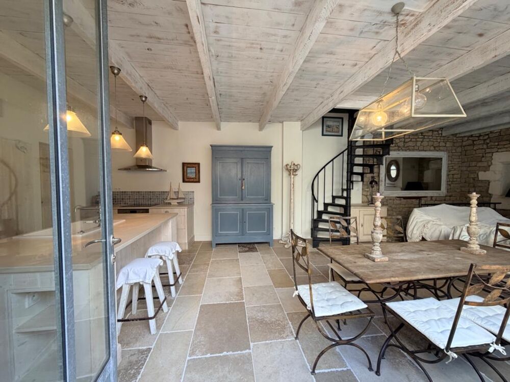 Vente Maison LA FLOTTE – MAGNIFIQUE CHAI RÉNOVÉ AVEC DÉPENDANCE EN PIERRE La flotte