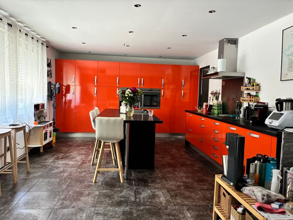 Location Maison Maison de 210m2 à louer sur Lyon 08 Lyon 8