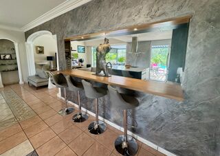  Propriété/château à vendre 8 pièces 210 m²