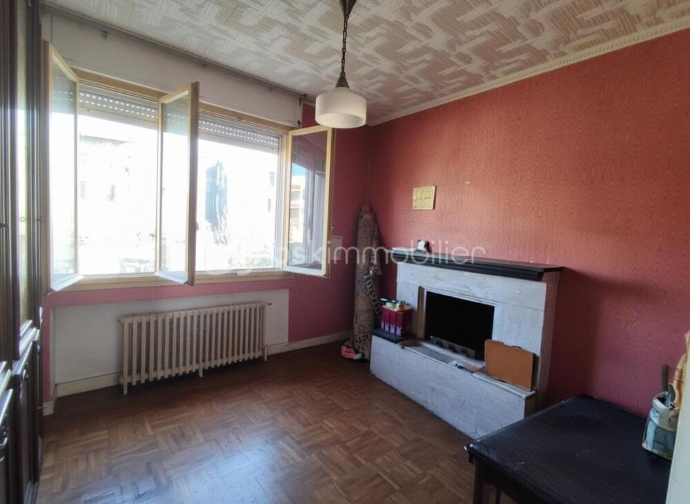 GRANDE MAISON AVEC APPARTEMENT