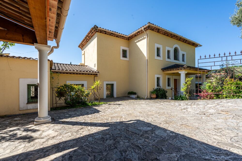 Villa contemporaine de prestige  Vue mer  Piscine chauffée & jacuzzi  Saint-Jean Grasse