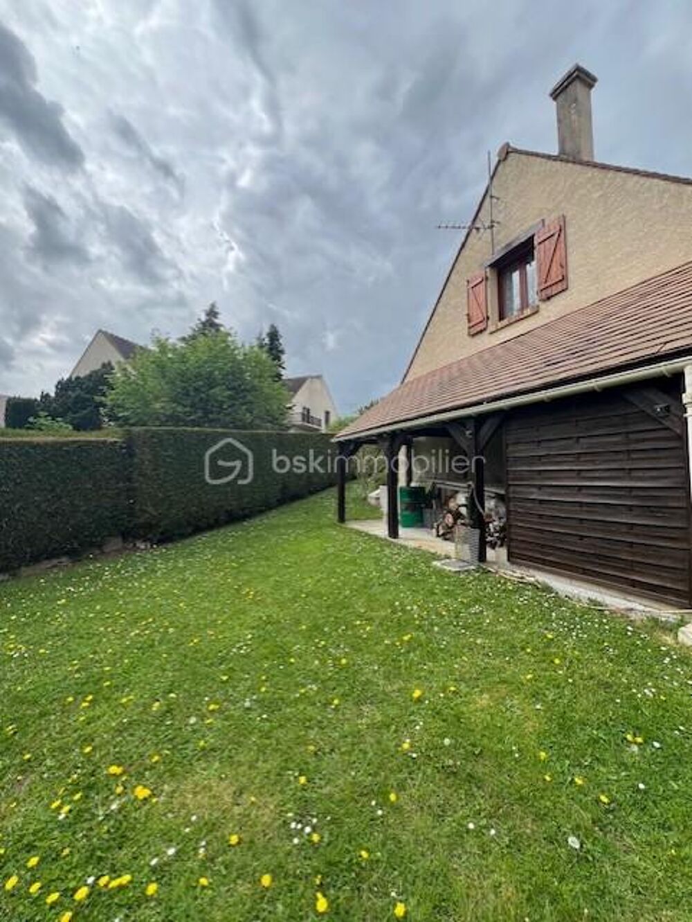 Maison familiale avec studio indépendant et double garage  Gisors