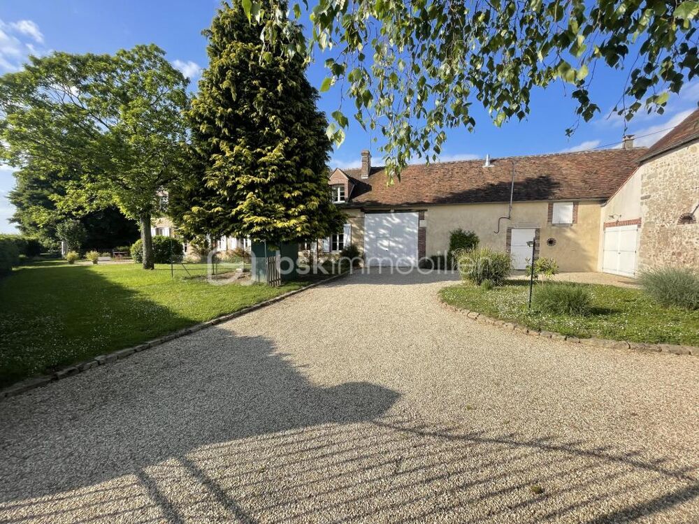 Vente Maison !! OUVERT AUX PROPOSITIONS !! Magnifique longère du 19ème siècle avec ses multiples dépendances ! Courtenay