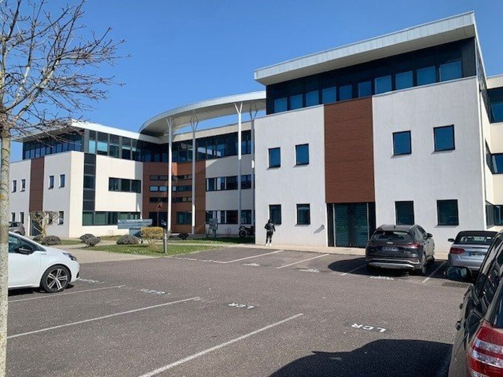   A LOUER / BUREAUX 