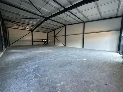 13800 ISTRES - Local commercial 240 m&sup2; 2500 13800 Istres
