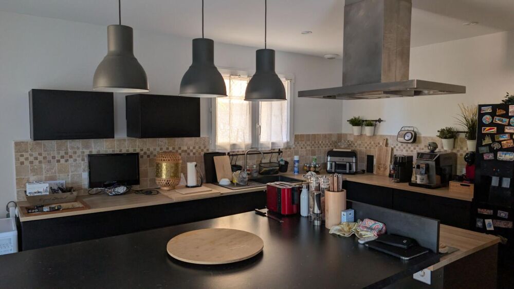 Maison en pierre de 165 m2 de plain pied rénovée