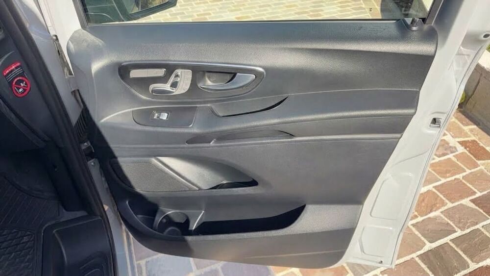 Vito Combi 119 CDI 190 9G-Tronic Mixto Pro - Premi&egrave;re main 5 plac 2024 occasion 26000 Valence