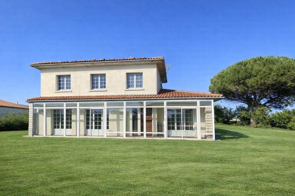 Maison avec chais et grand terrain