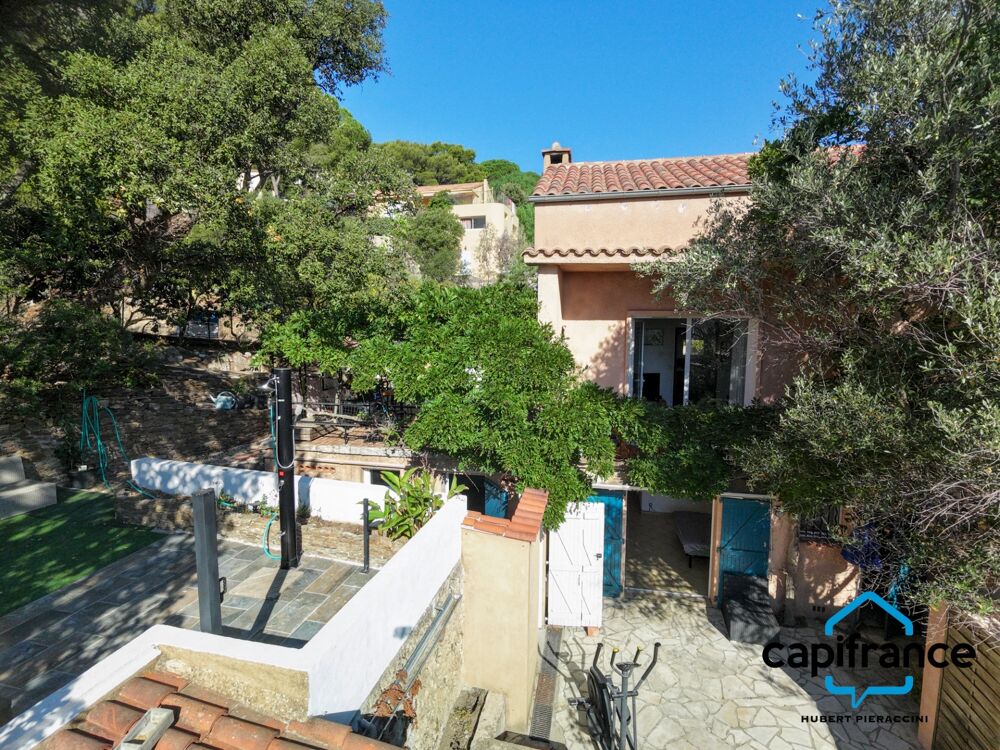 Vente Maison Bormes les mimosas 83 Maison constituée par deux appartements , le lot 1 et 2 constitué par un appartement et 387 m2 Bormes les mimosas