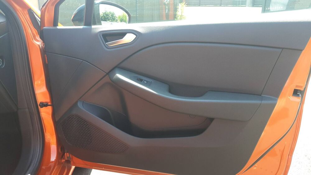 Clio V 1.0 TCe 100 Zen - Entretien constructeur 2019 occasion 56330 Camors