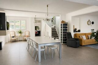  Villa à vendre 6 pièces 252 m²