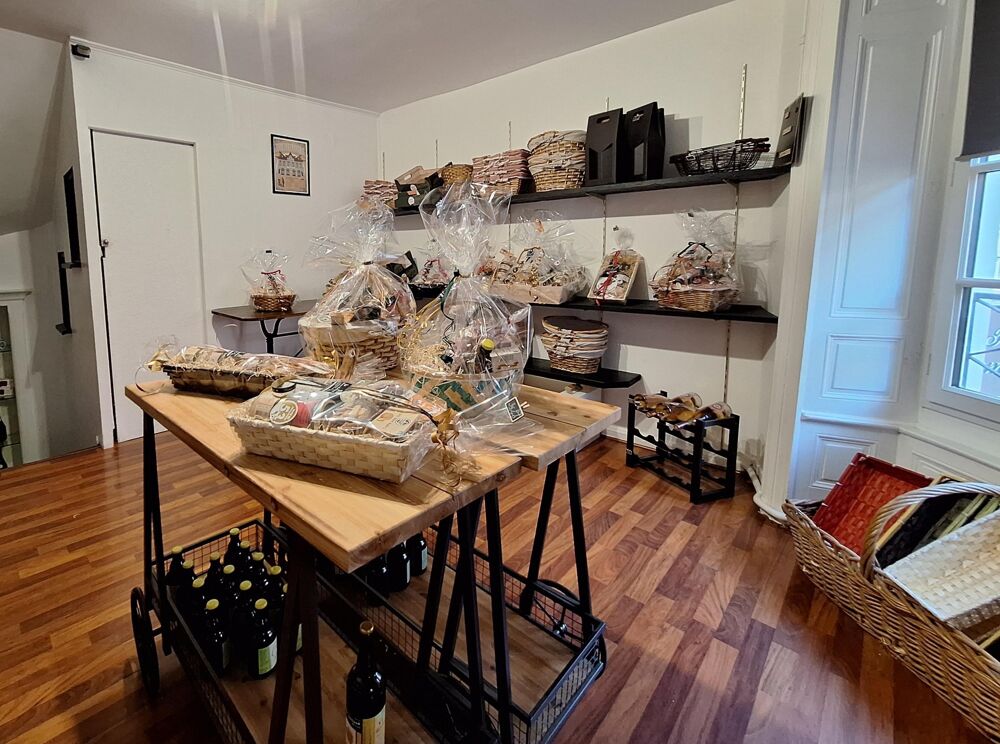 Vente Immeuble Immeuble à vendre centre ville de  LAVAL (53) Laval