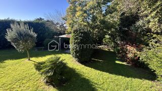  Propriété/château à vendre 8 pièces 250 m²