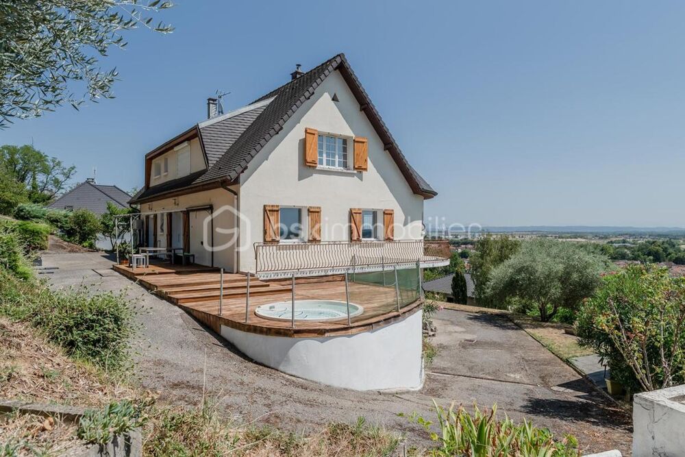 MAISON FAMILIALE AVEC VUE DÉGAGÉE, AU CALME DANS UN CADRE EXCEPTIONNEL PROCHE COMMODITÉS