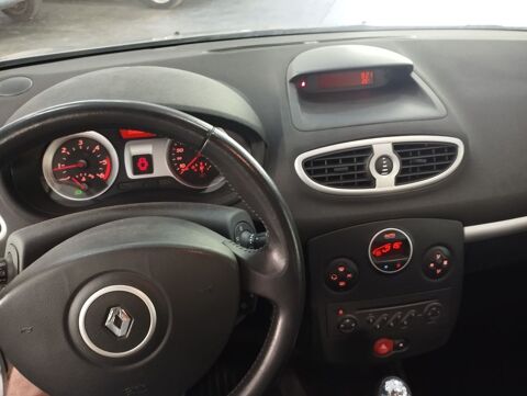 Clio III 1.5 DCI 100 SPORT DYNAMIQUE 5P 2005 occasion 06640 Saint-Jeannet