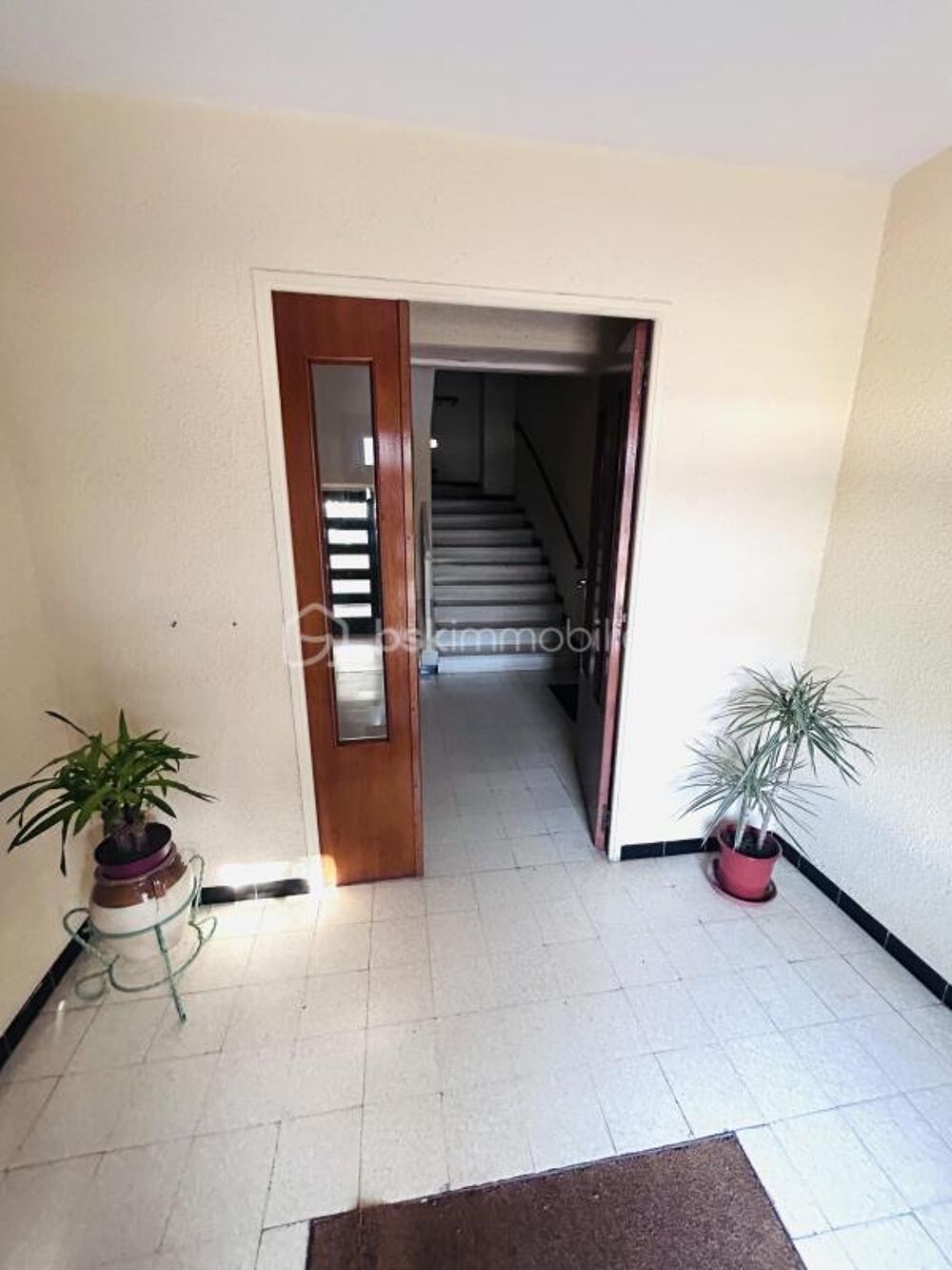 Tarascon  Appartement T3 loué avec locataire sérieux  Rentabilité nette 8,6%