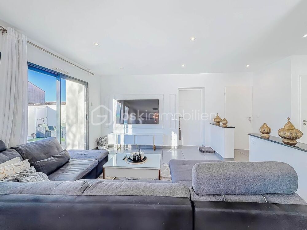 Vente Maison *** VILLA CONTEMPORAINE DE 130M2 AVEC PISCINE ET GARAGE À GIGNAC *** Gignac