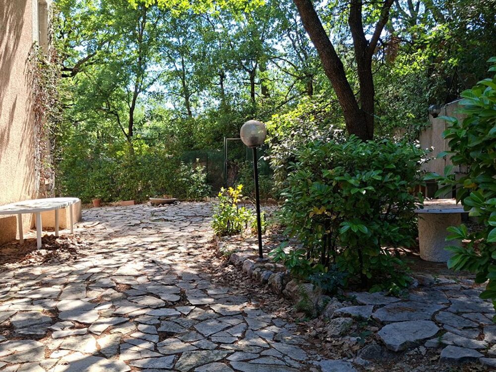 Vente Appartement grand appartement Familial avec jardin privatif de 250 m², à 10 minutes à pied du coeur d'Aix-en-Provence** Aix en provence