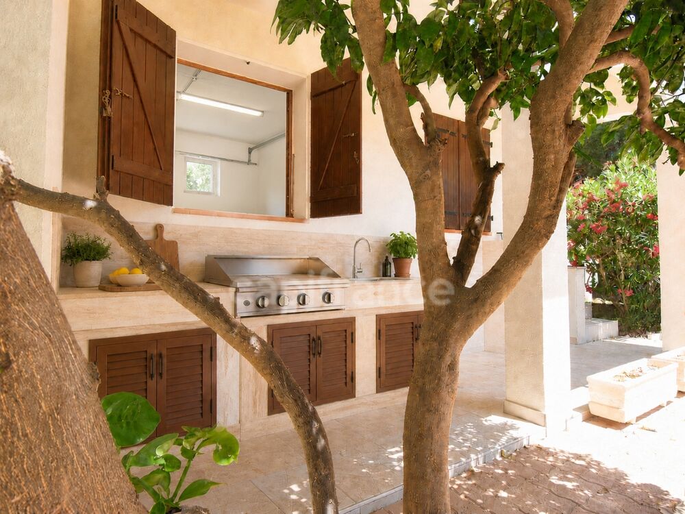 Villa méditerranéenne à vendre 7 pièces, 215 m² CANET EN ROUSSILLON (66) avec potentiel 2 logements, terrasses, jardin et garage