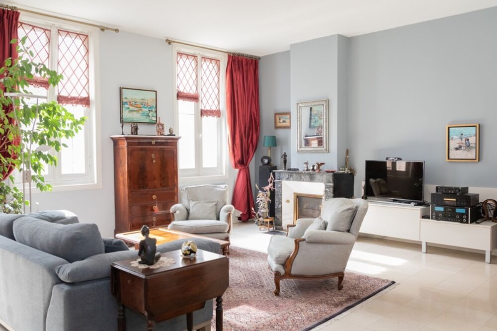 Maison de ville XIXe siècle  5 chambres  185 m²  Rochefort centre