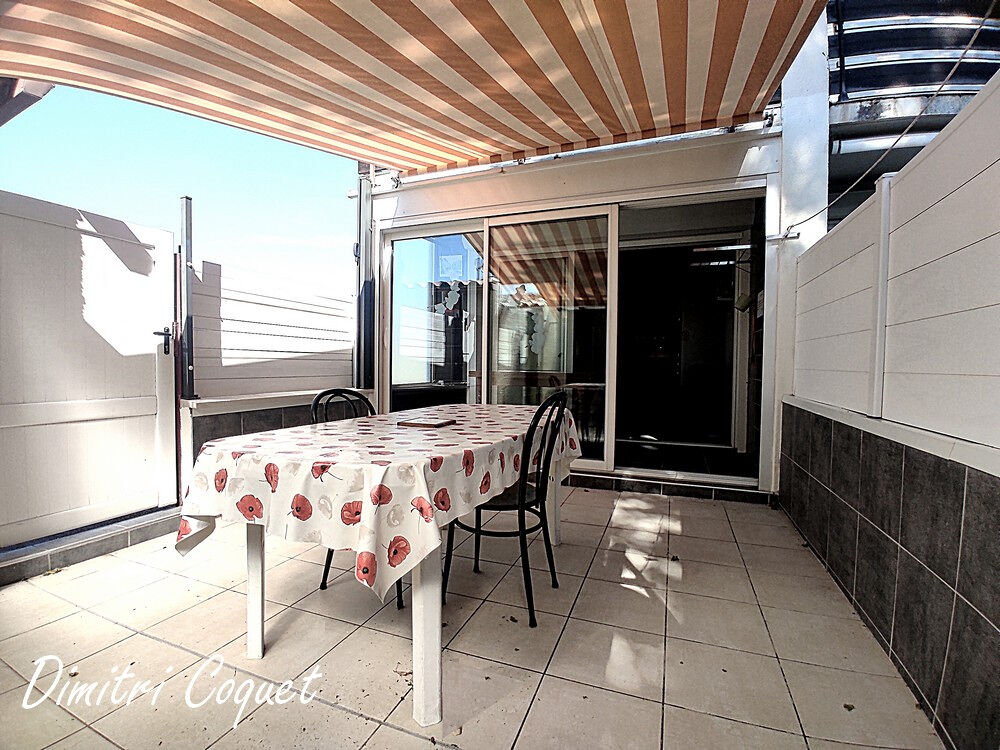 T2 en rez de jardin avec grande terrasses et annexes