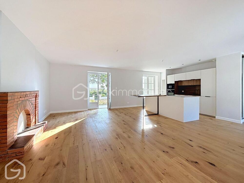 BARBATRE MAISON ENTIÈREMENT RÉNOVÉE 120 M²  3 CHAMBRES  ANNEXES À 160 MÈTRES DE LA PLAGE 