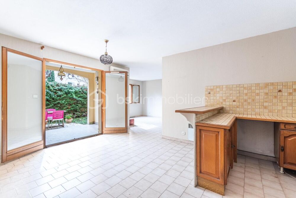 *** COUP DE COEUR *** T3 EN REZ DE JARDIN AVEC GARAGE ***